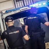 Detienen a un auxiliar de un hospital de Alicante por pagar perfumes o cenas con la tarjeta de una paciente
