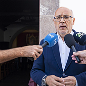 El presidente de Gran Canaria denuncia el «desprecio colonial» a Canarias en el reparto de menores migrantes
