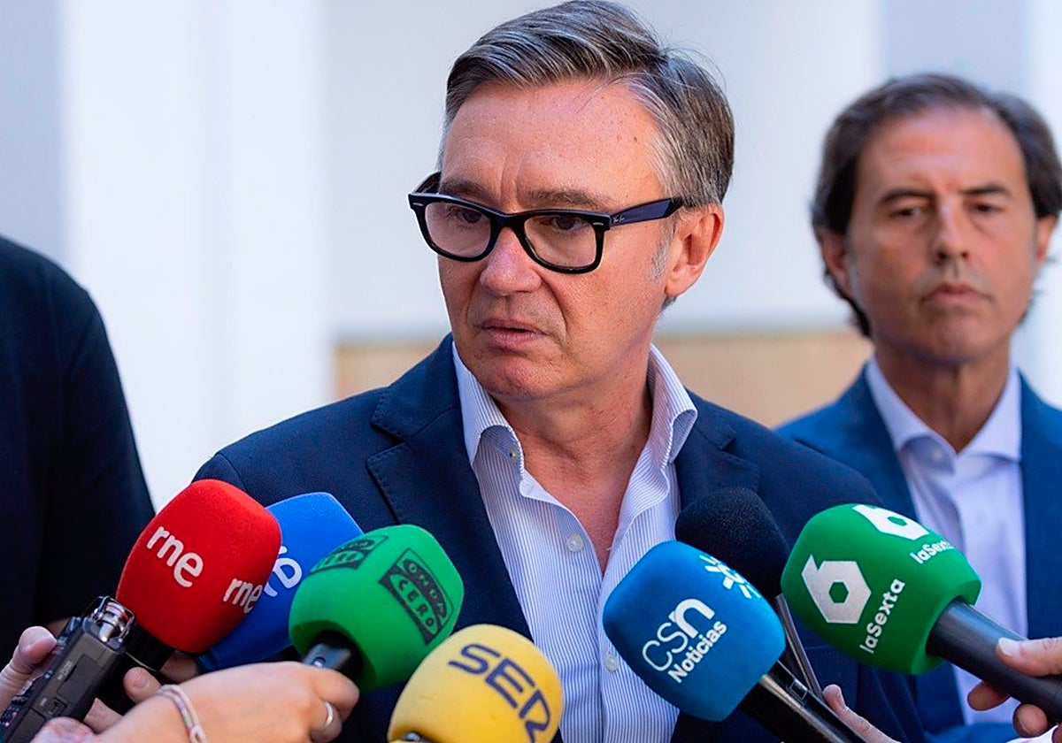 Manuel Gavira, en una atención a los medios de comunicación