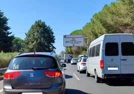 Atasco kilométrico en la carretera AP-4 en dirección Sevilla-Cádiz y en la A-49 sentido Huelva