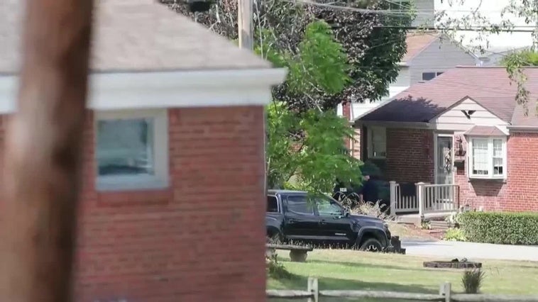 La Policía estatal de Pensilvania rodea la casa de Thomas Crooks