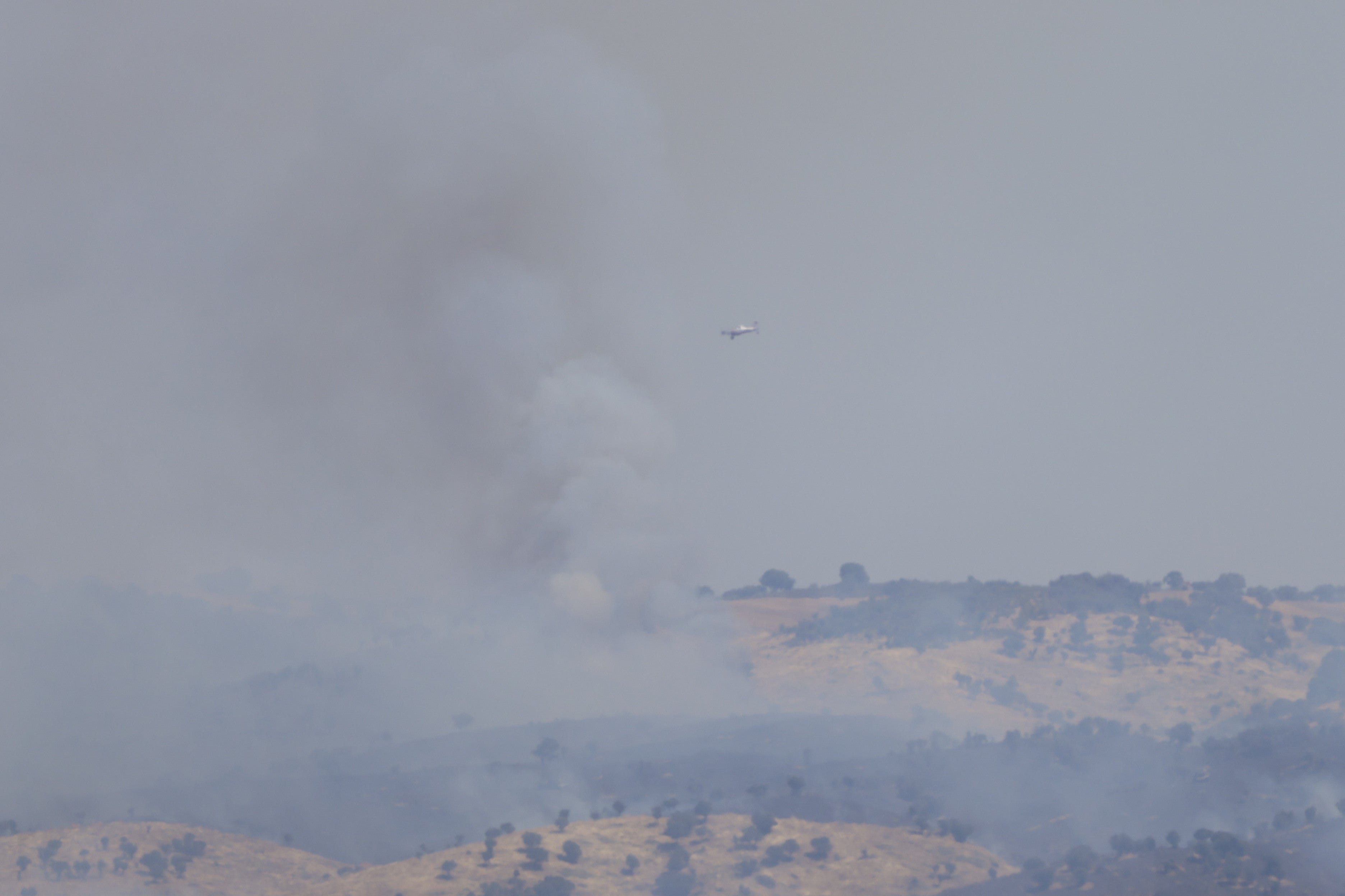 La lucha del operativo del Infoca con el complejo incendio de Obejo, en imágenes