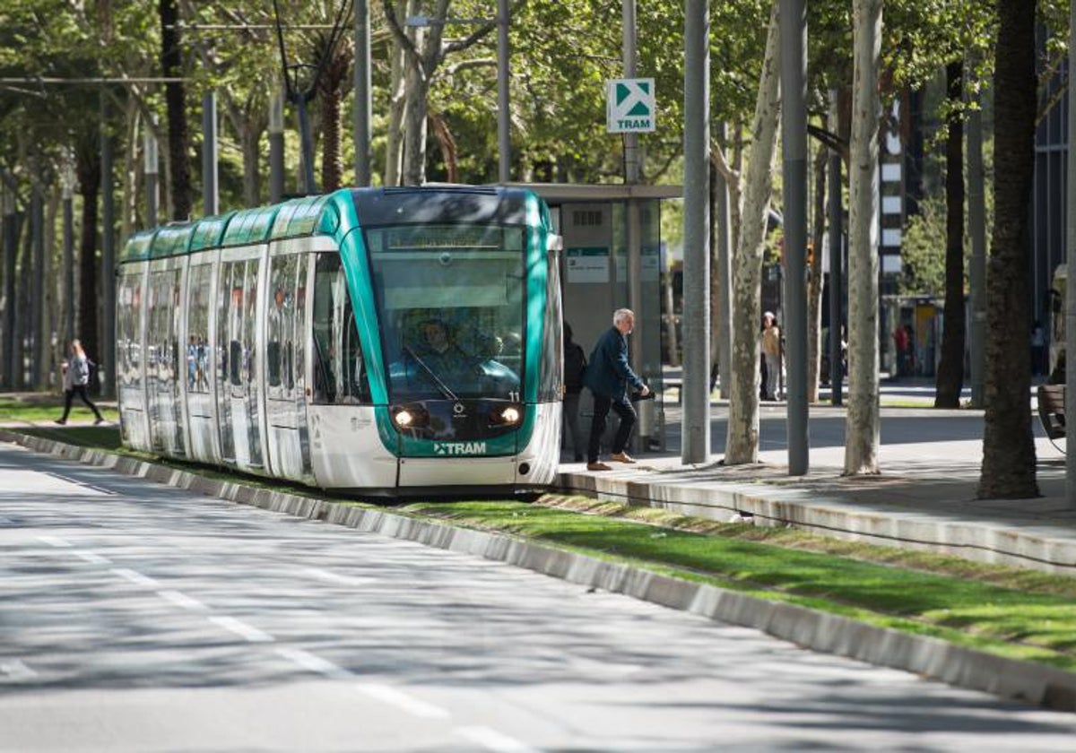 Una imagen el Tram Besòs por la Diagonal