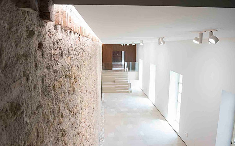 Imagen principal - Imágenes del interior de la Casas Consistoriales de Almería tras la rehabilitación.