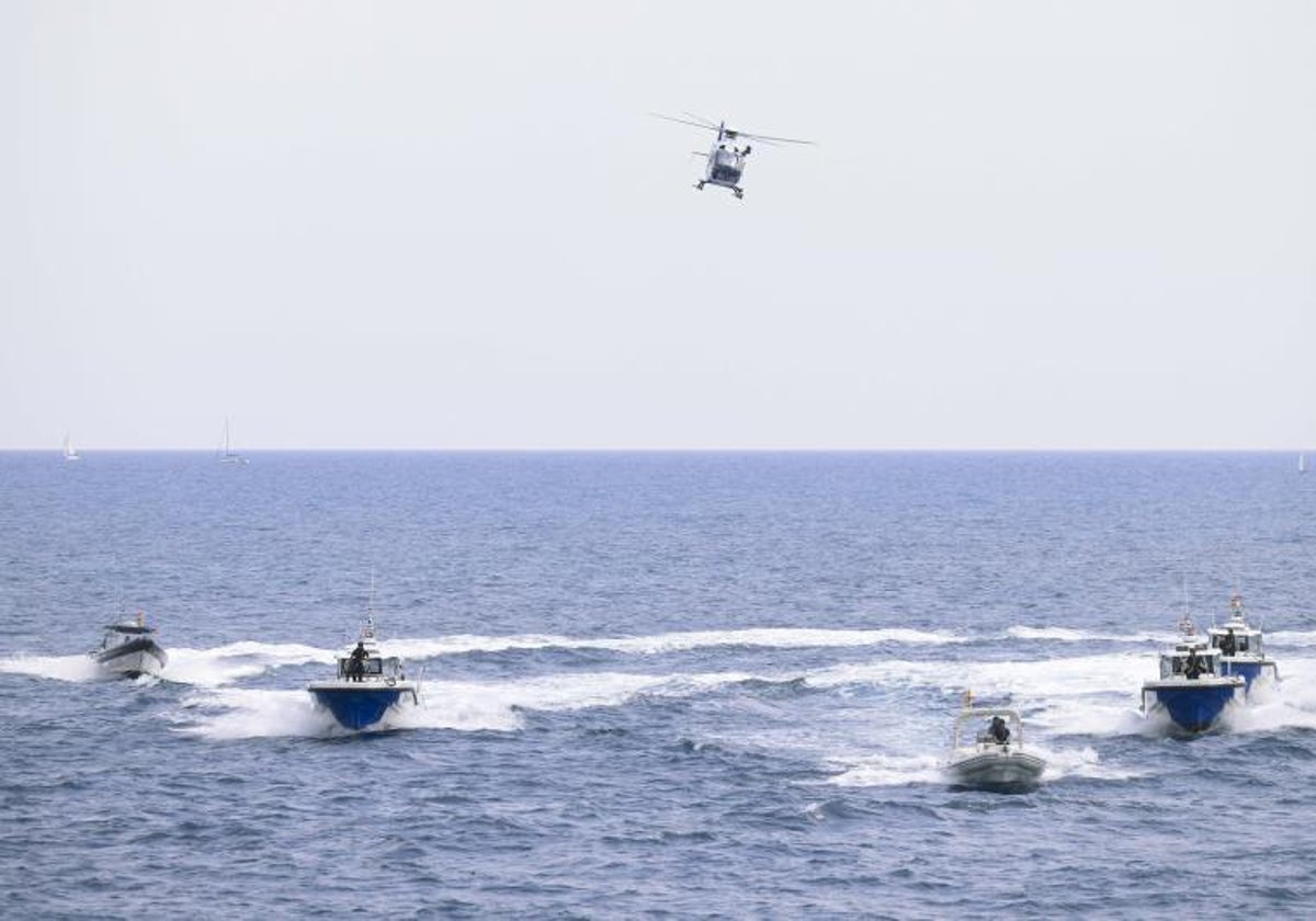 Simulacro de la Policía Marítima de los Mossos en el puerto de Barcelona