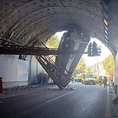 Tres heridos críticos y 22 graves al volcar un autobús de trabajadores de Inditex