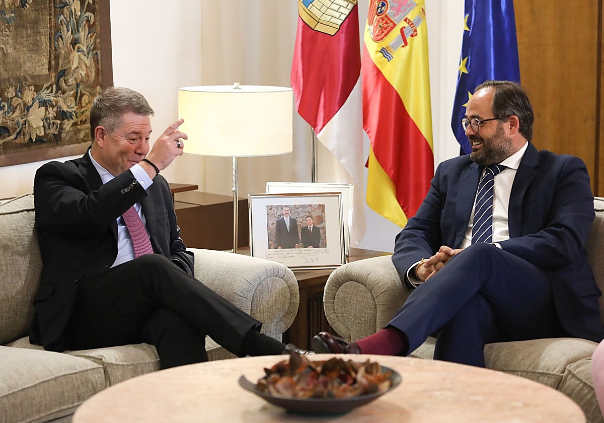 García-Page y Núñez en su encuentro en el Palacio de Fuensalida
