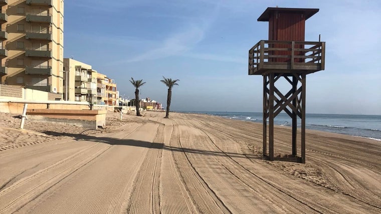 Estas son las playas de Valencia donde puedes pernoctar con tu camper o autocaravana