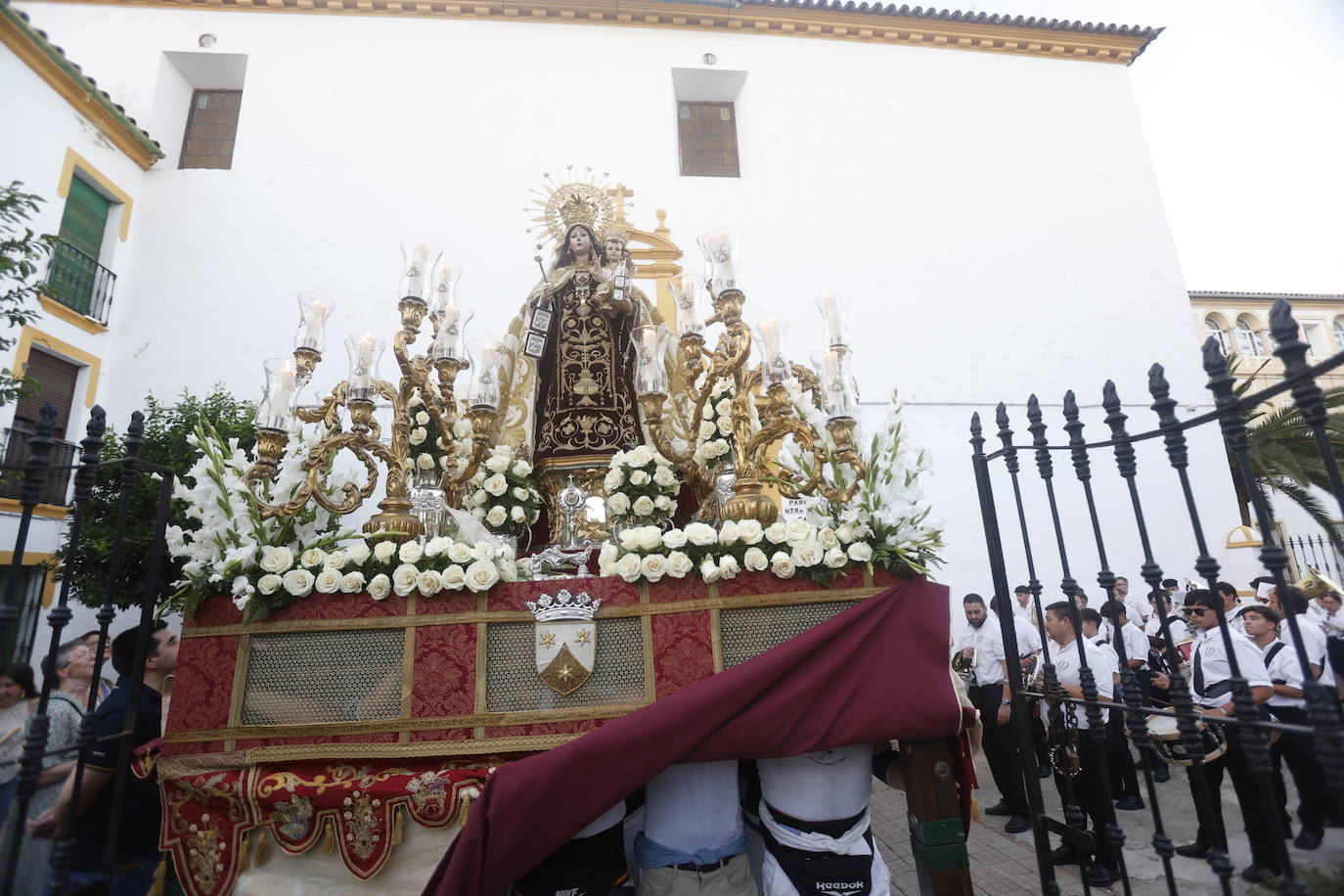 La elegante procesión del Carmen de Puerta Nueva en Córdoba, en imágenes