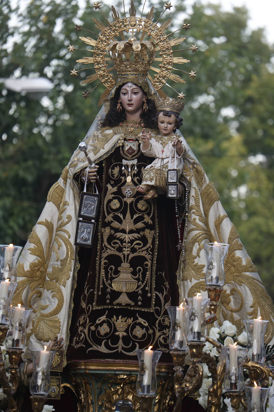 La elegante procesión del Carmen de Puerta Nueva en Córdoba, en imágenes