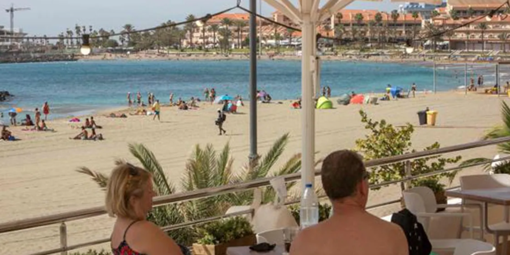 Canarias destaca en España como comunidad líder en empleo turístico
