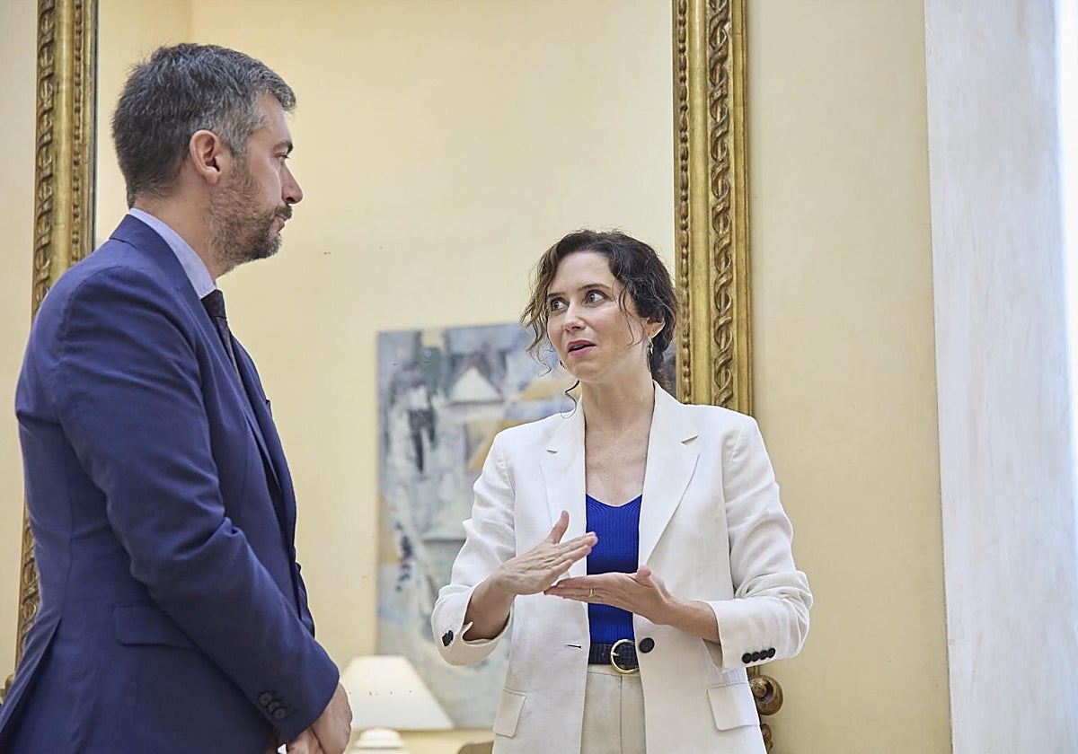 Isabel Díaz Ayuso, junto al consejero de Presidencia, Miguel Ángel García