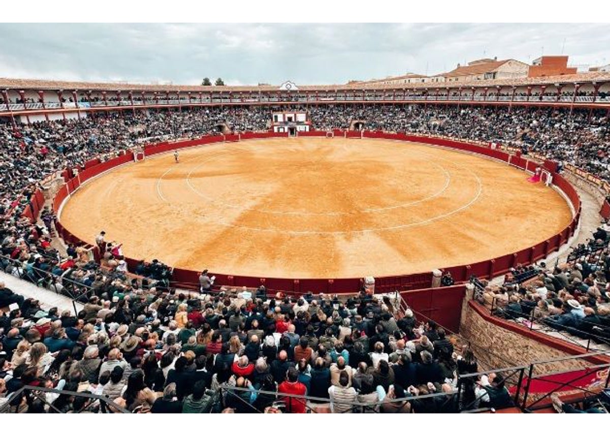 El 28 de abril se reinauguró la plaza de Ciudad Real con Morante, Emilio De Justo, Roca Rey y llenazo