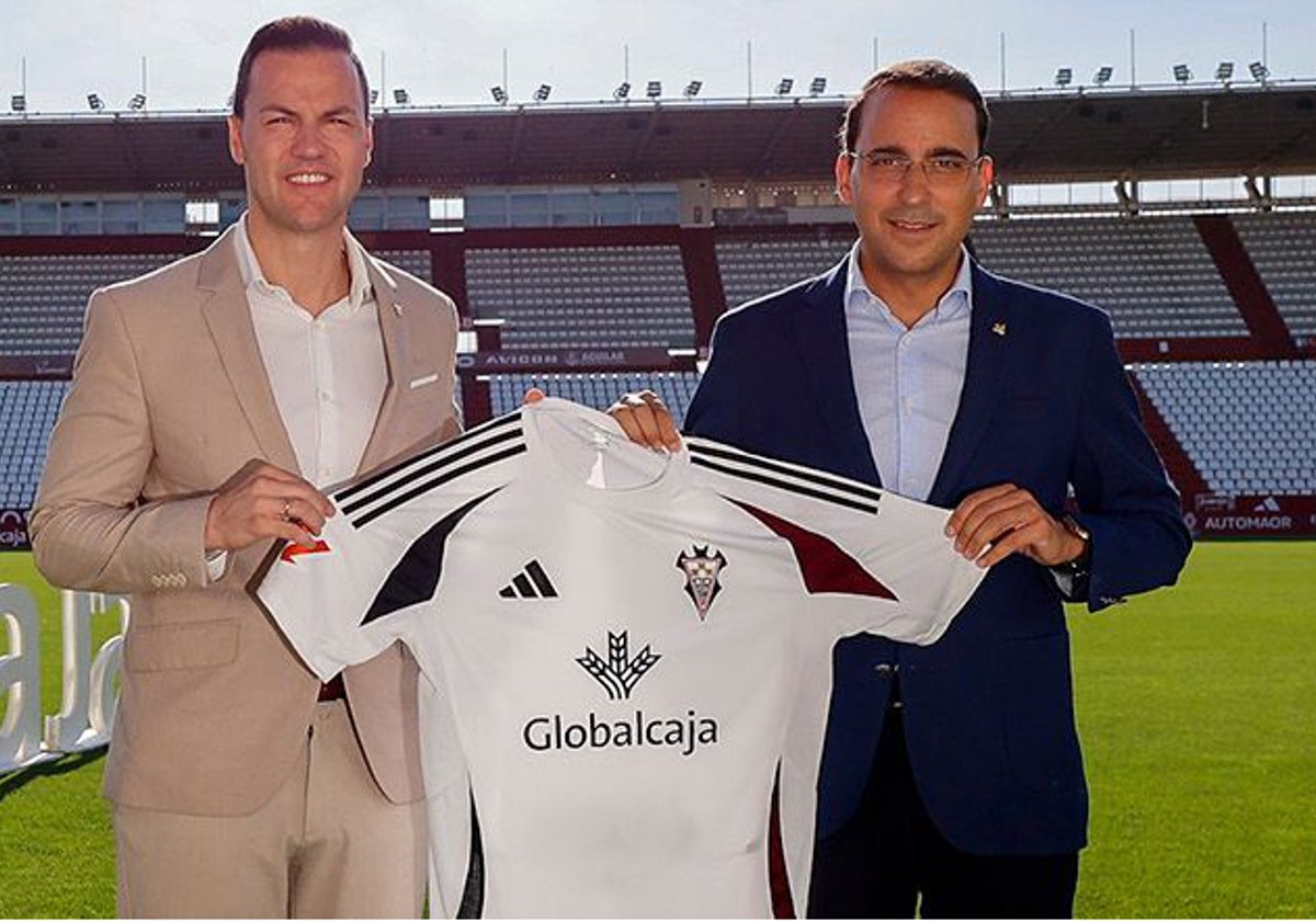 Víctor Varela, consejero delegado del Albacete Balompié, y Pedro Palacios, director general de Globalcaja