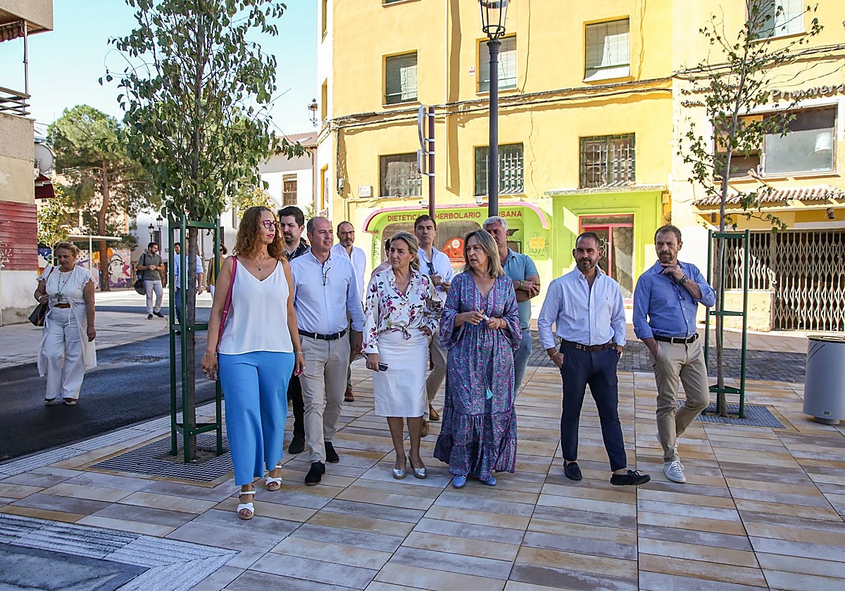 La delegada del Gobierno, Milagros Tolón, y la alcaldesa, Ana Guarinos, este lunes en Guadalajara