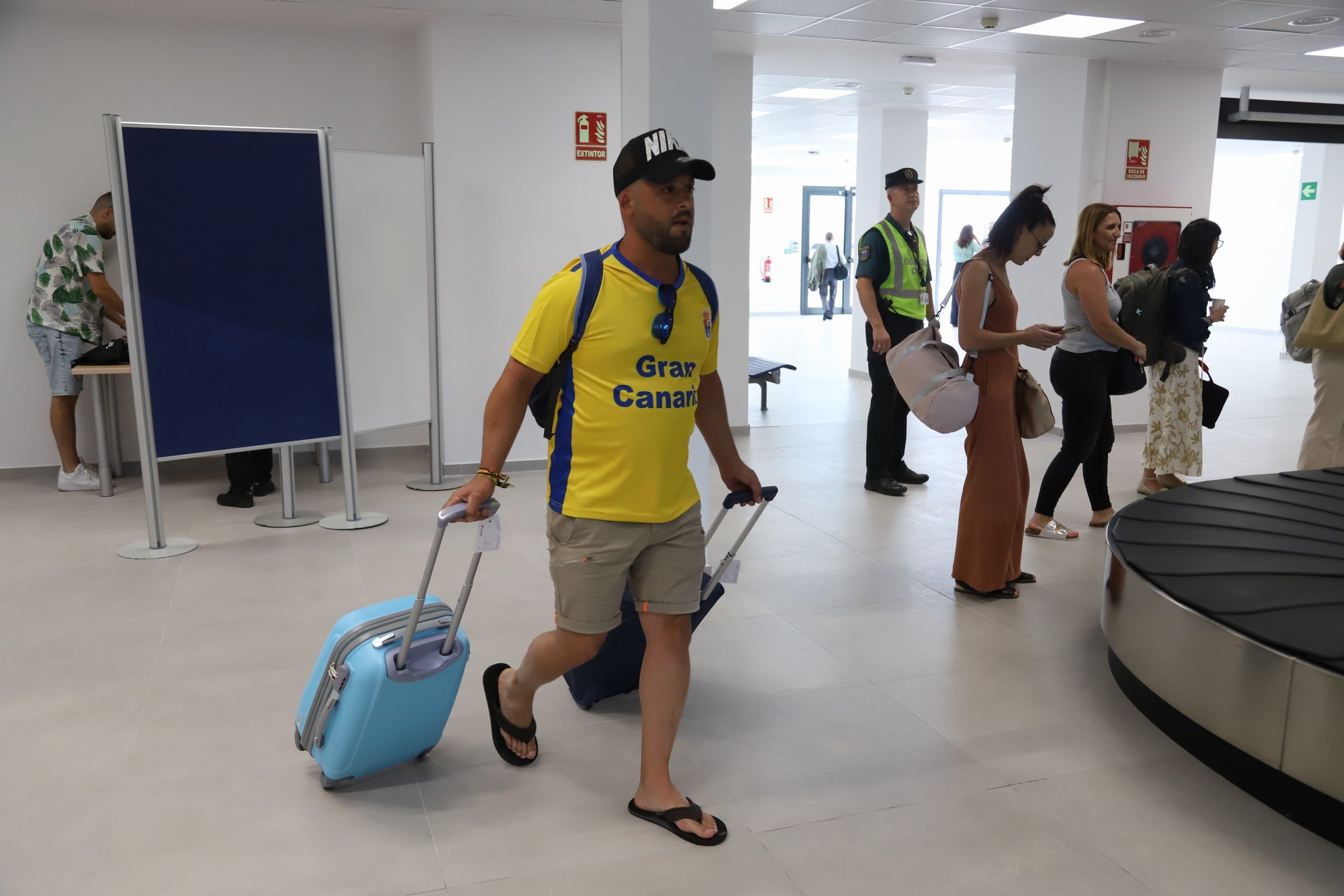 El estreno del vuelo entre Córdoba y Gran Canaria, en imágenes