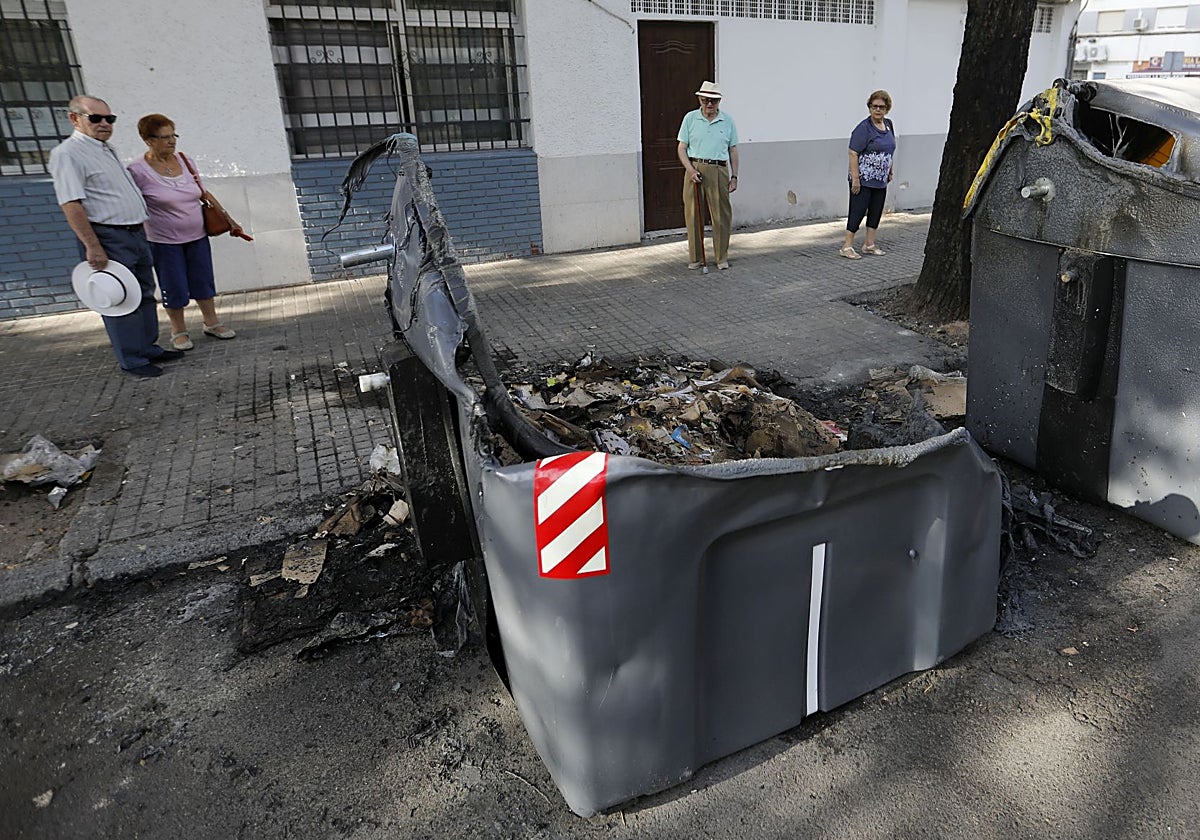 Contenedor quemado en Córdoba