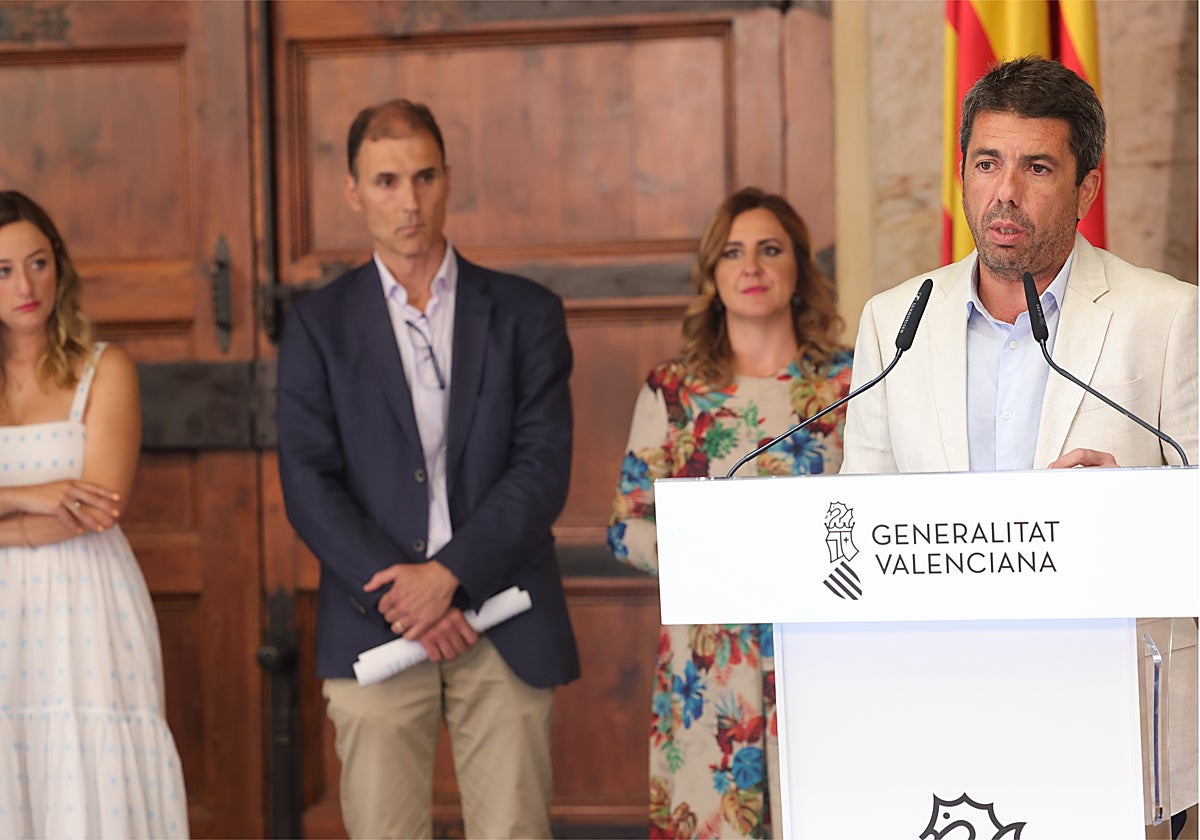 Imagen del presidente de la Generalitat Valenciana, Carlos Mazón, y la alcaldesa de Valencia, María José Catalá