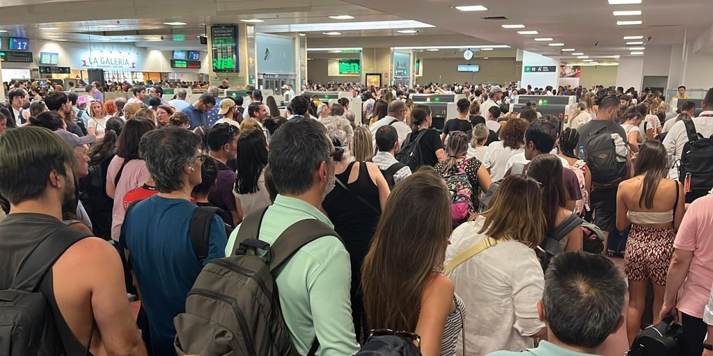 Renfe activa protocolo con más personal tras el caos en Chamartín
