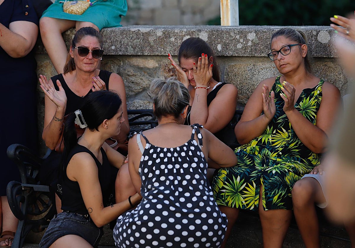Luto en Baiona (Pontevedra), localidad de donde era uno de los fallecidos en el naufragio del Argos Georgia
