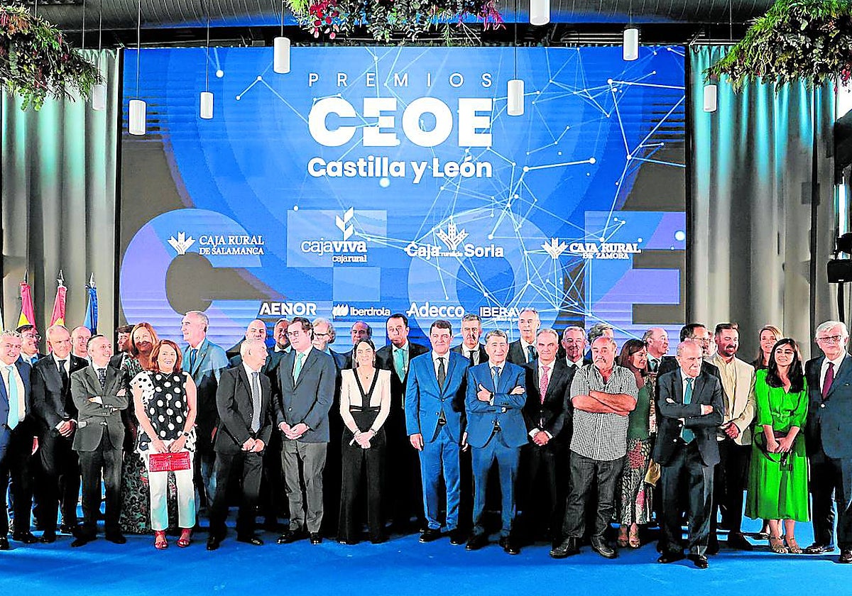 Galardonados y autoridades, en la entrega de la 31 edición de los Premios CEOE Castilla y León