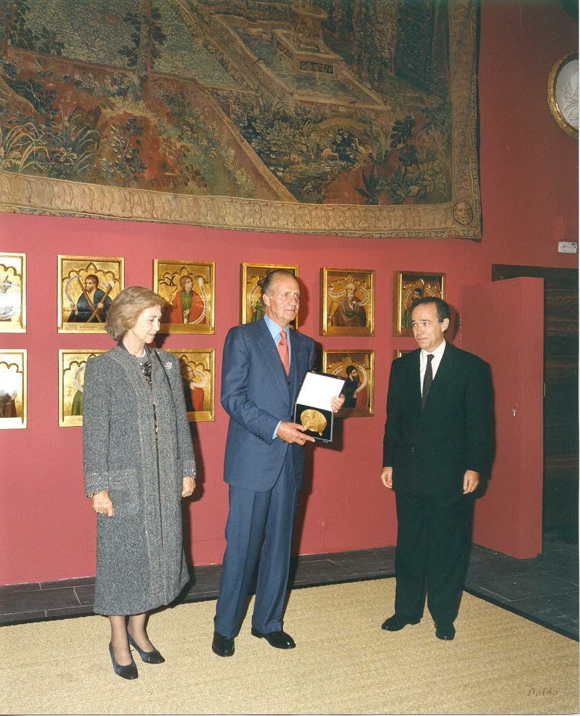 Octubre de 1999. Inauguración oficial de Roca Tarpeya, con los entonces Reyes de España, Don Juan Carlos y Doña Sofía, con Gregorio Marañón