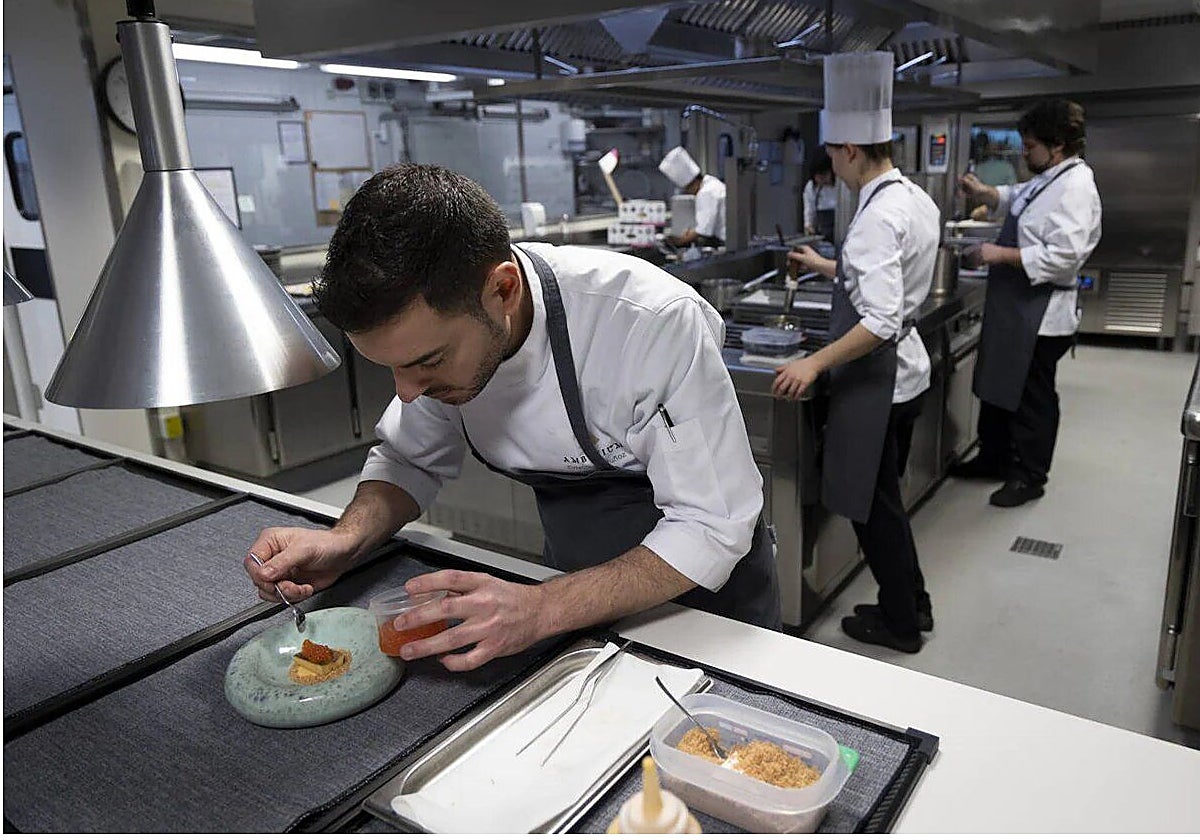 Cocineros de la región, Palencia, Valladolid y Madrid, en el concurso &#039;Ajo Morado de Las Pedroñeras&#039;