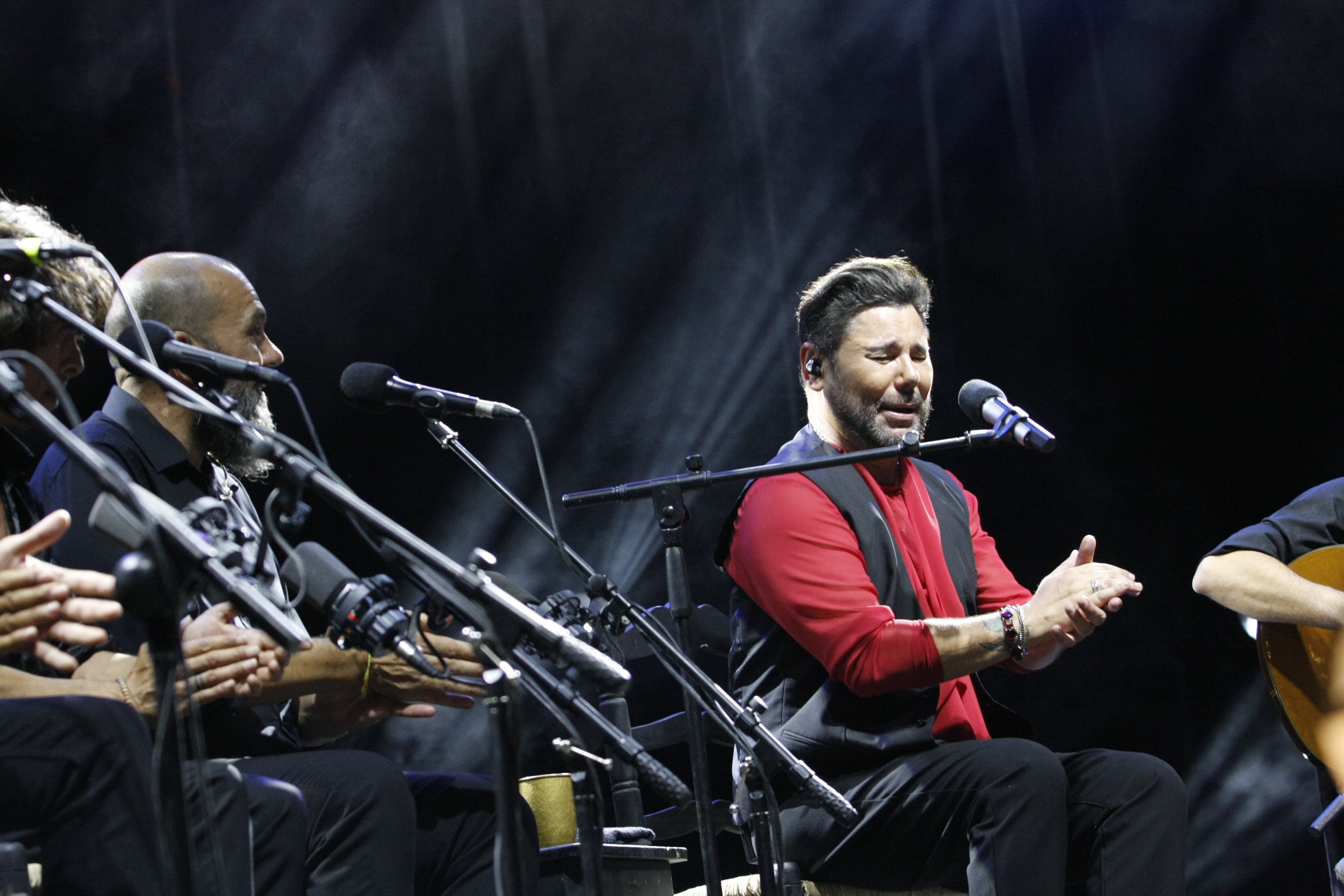 Las mejores imágenes del concierto de Miguel Poveda en Priego de Córdoba