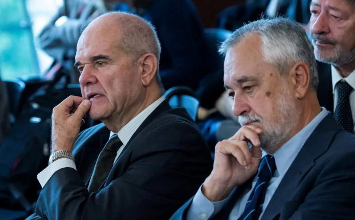 Los expresidentes de la Junta de Andalucía Manuel Chaves y José Antonio Griñán en el juicio del caso ERE celebrado en la Audiencia de Sevilla en 2018