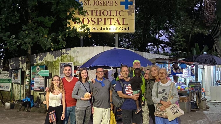 Imagen del equipo de Surg For All en un hospital de Monrovia (Liberia)