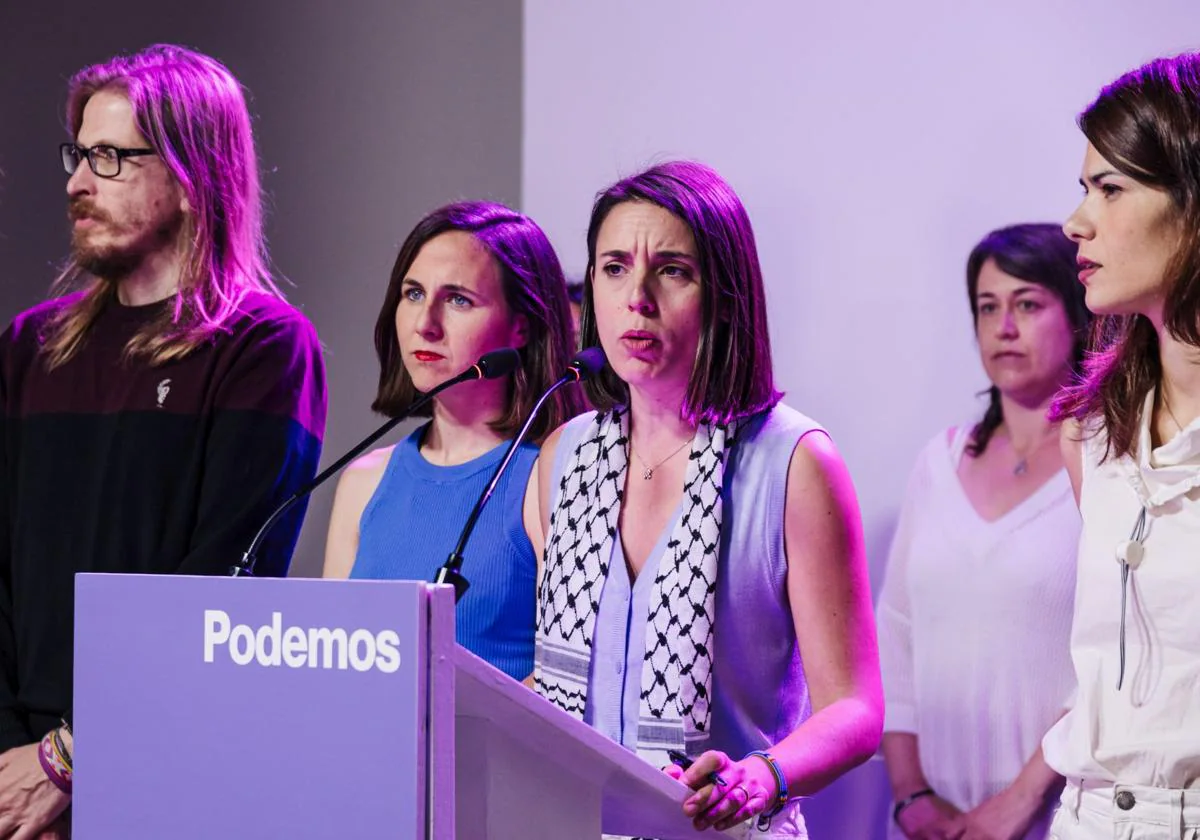 Irene Montero, junto a Pablo Fernández, Ione Belarra e Isabel Serra, líderes de Podemos