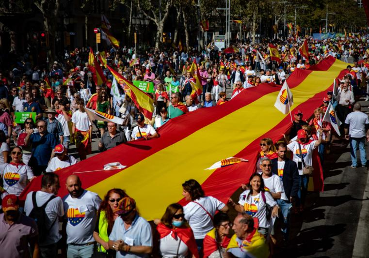 Manifestación constitucionalista en Barcelona el 12 de octubre en 2022