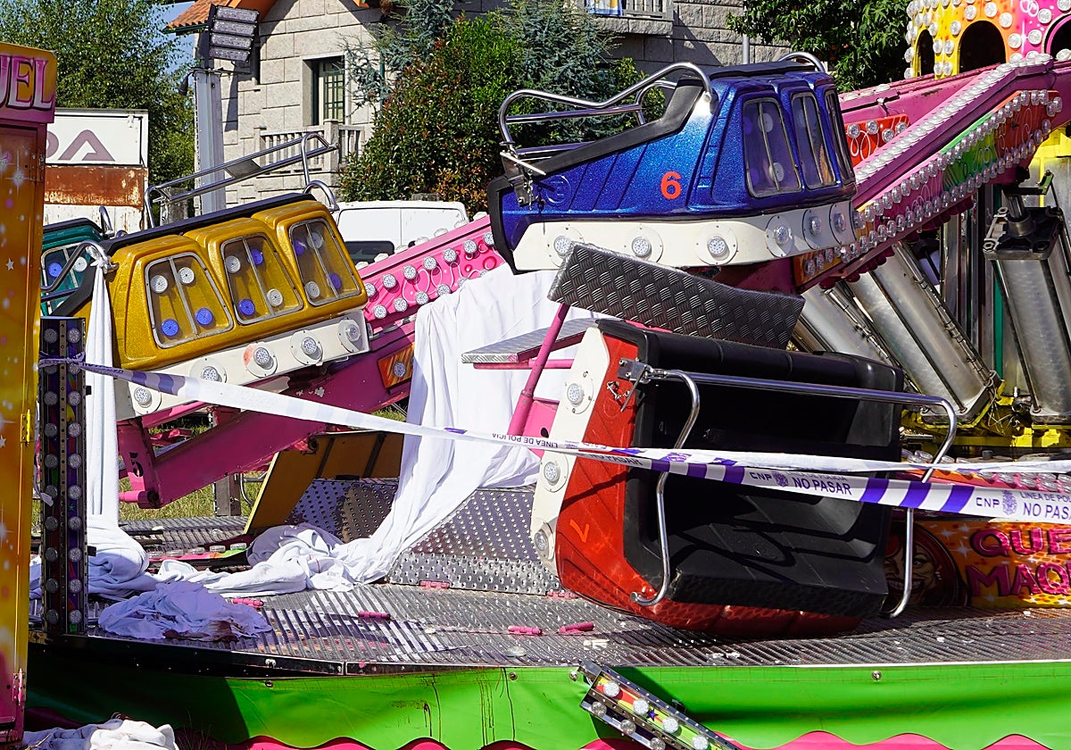 Uno de los brazos de la atracción del saltamontes cayó al suelo