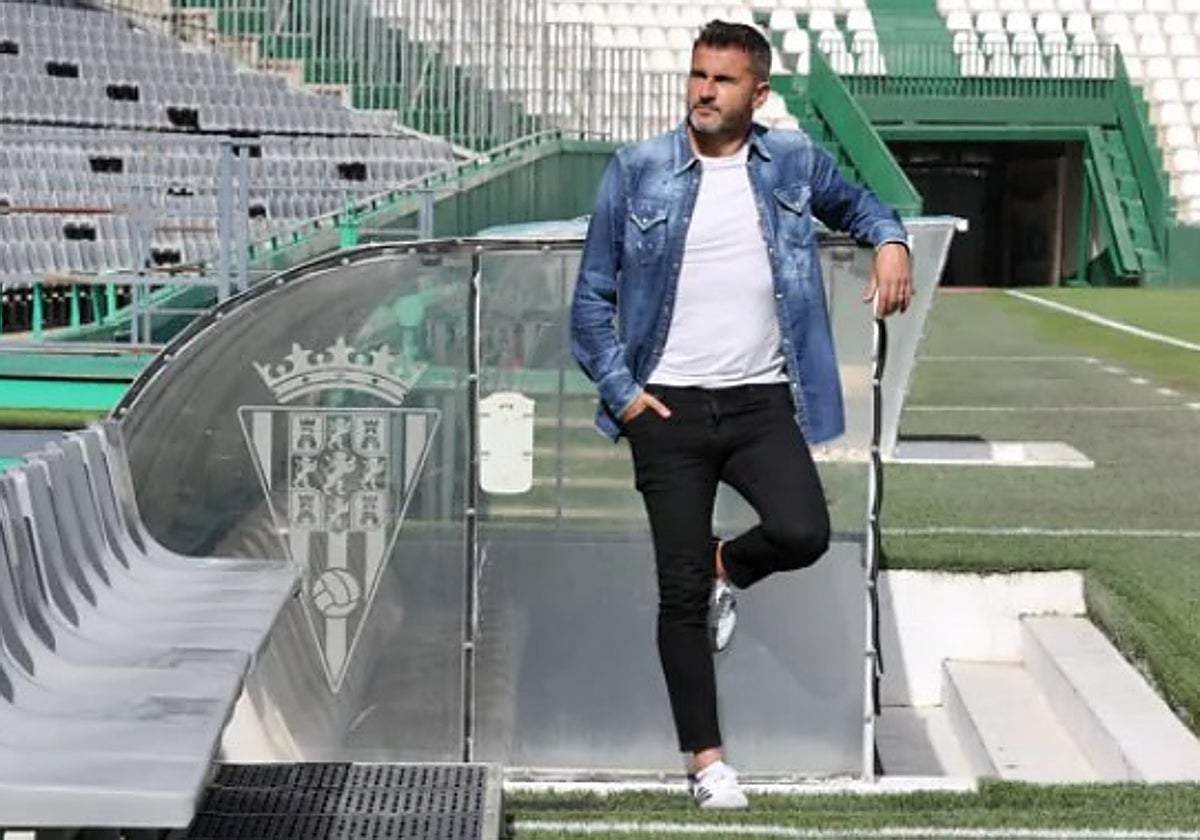 El entrenador del Córdoba, Iván Ania, en El Arcángel