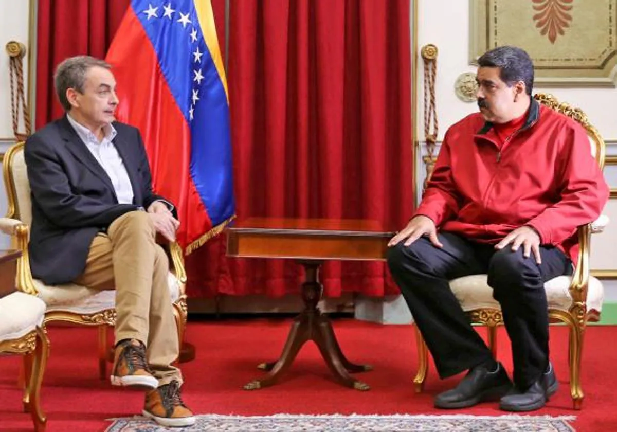 Zapatero, con Maduro, en una de sus visitas a Caracas en el año 2017
