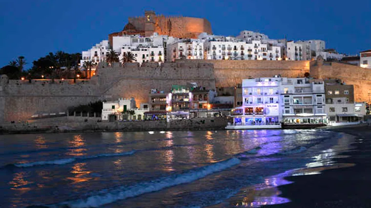 Vistas de la zona amurallada desde la playa