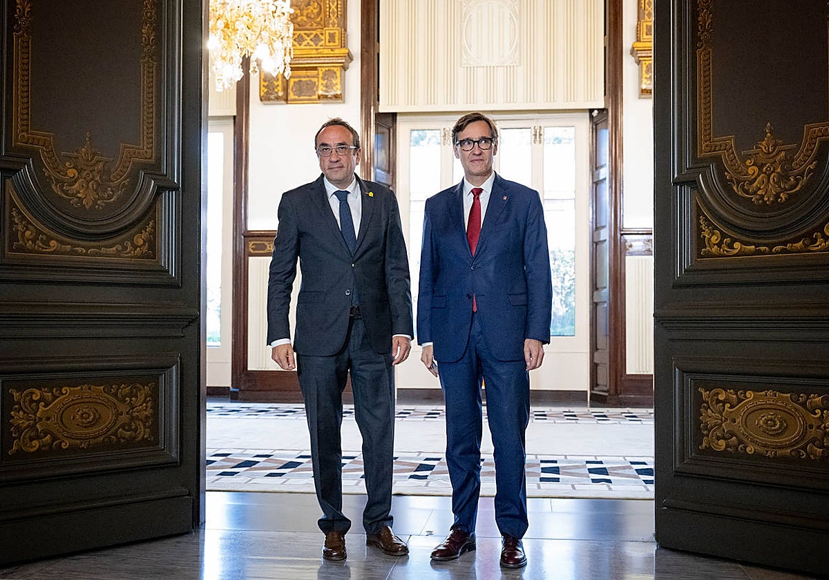 El presidente del Parlament, Josep Rull, y el primer secretario del PSC, Salvador Illa