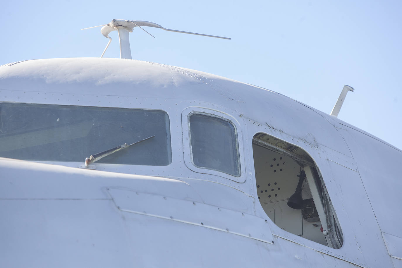 Fotos: el vuelo del avión cultural, de icono a objeto de vandalismo