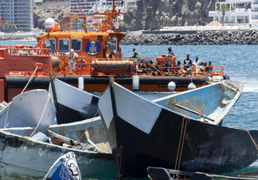 Salvamento rescata un cayuco con 75 migrantes en aguas de Gran Canaria