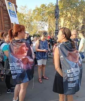 Imagen secundaria 2 - Puigdemont, como un conejo en el sombrero o un Joker tarado