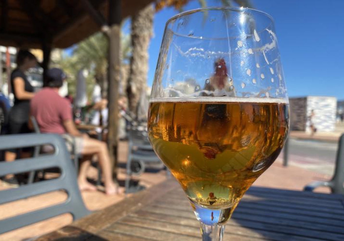 Una consumición en la terraza de un bar de Alicante