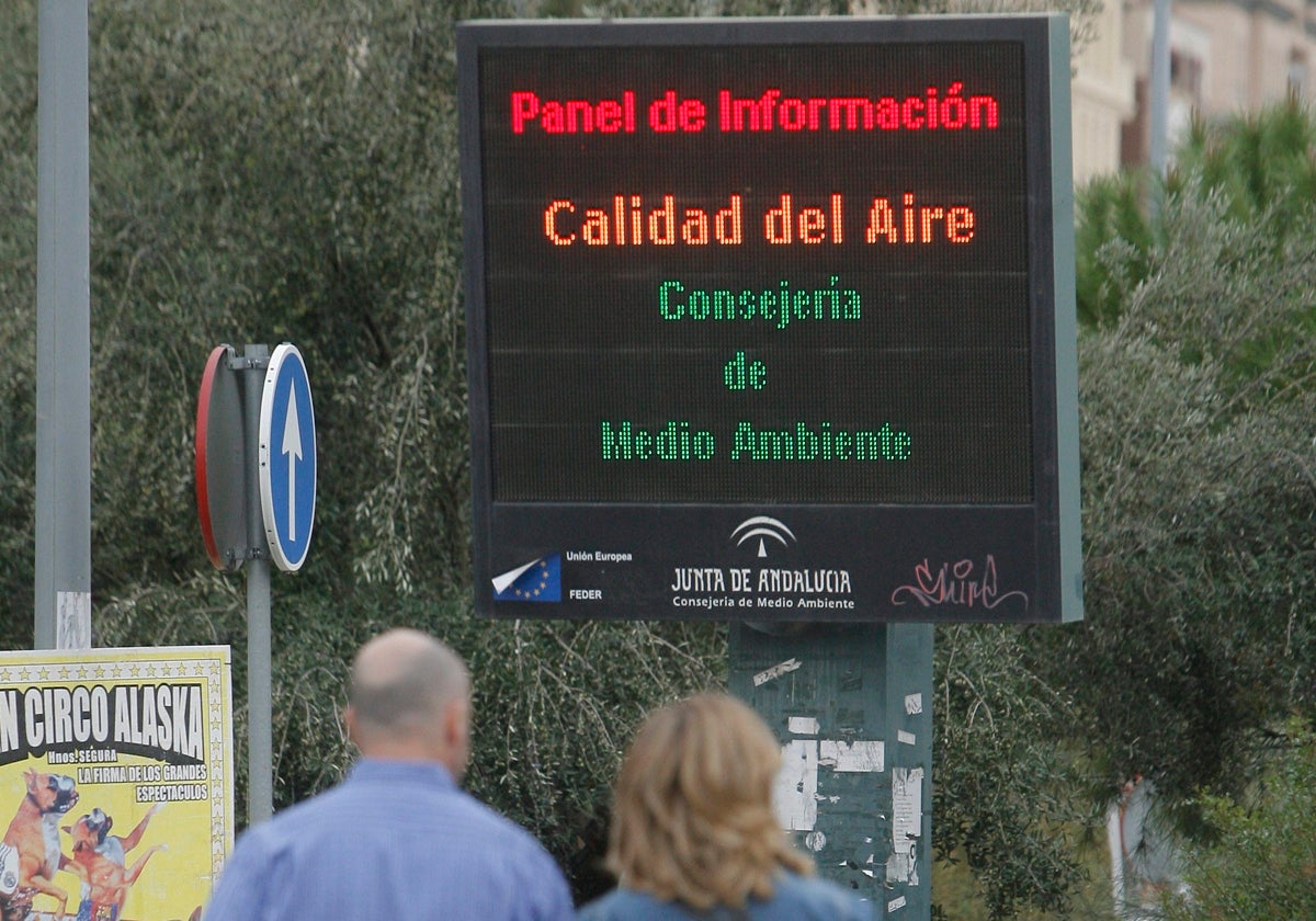 Panel informativo sobre la calidad del aire en Córdoba