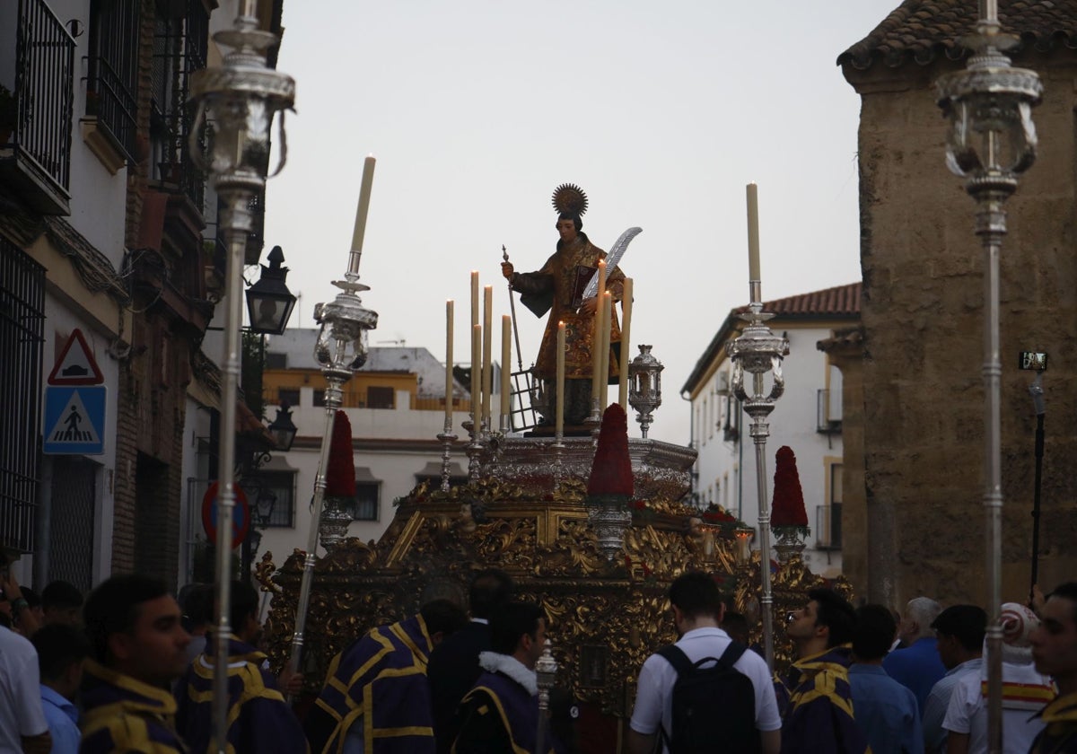 El paso de San Lorenzo, el sábado, nada más salir de su templo
