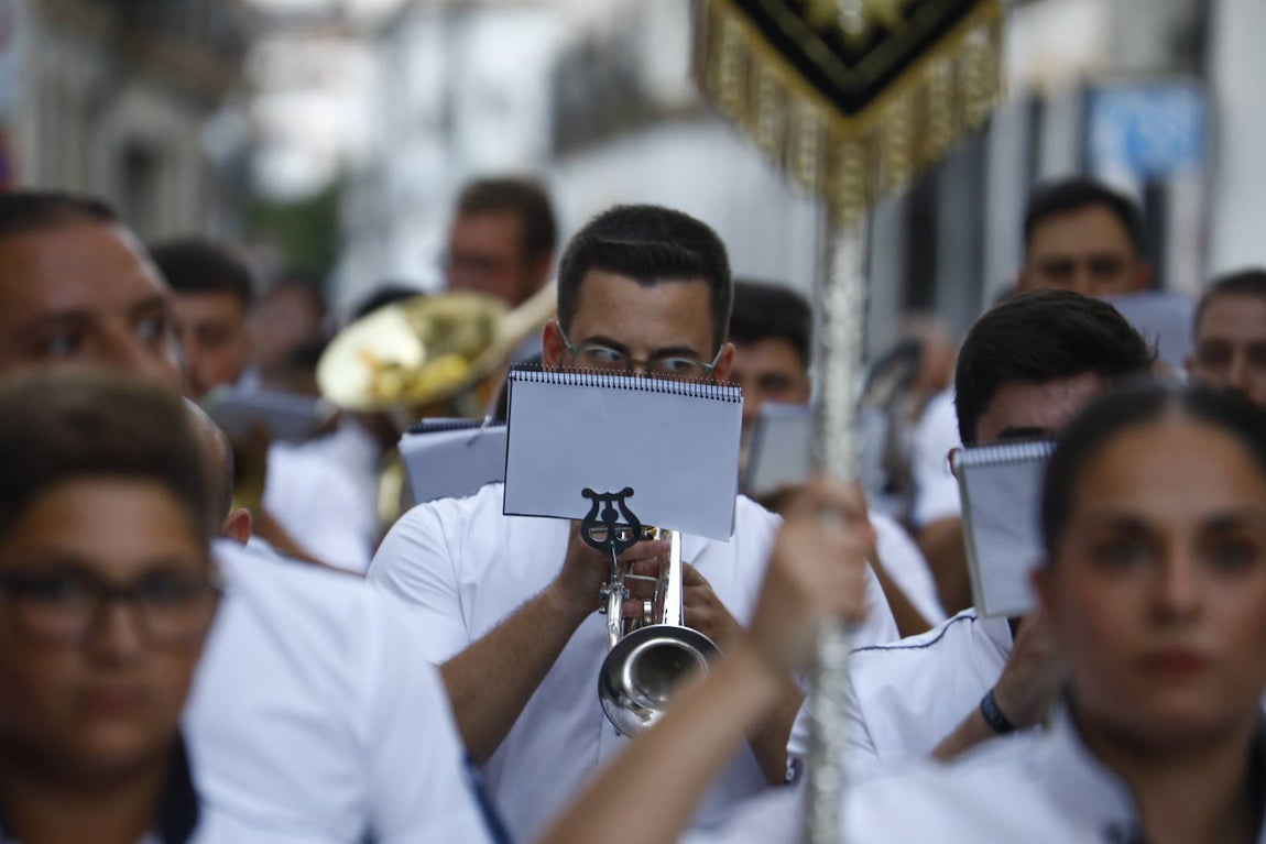 Fotos: La elegante procesión de San Lorenzo por las calles de su barrio en Córdoba