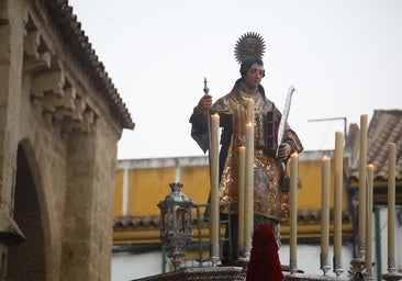 Fotos: La elegante procesión de San Lorenzo por las calles de su barrio