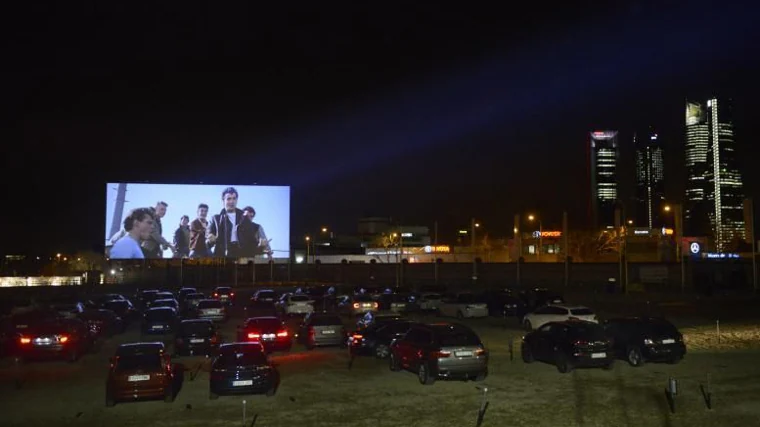 La película de 'Grease' en el autocine de Madrid RACE