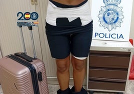 Detienen a una mujer en Barajas que intentaba introducir 4 kilos de cocaína en sus glúteos