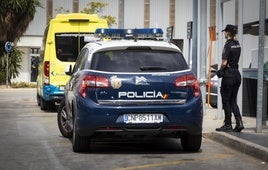 La jueza deja en libertad a los padres de la recién nacida abandonada en el baño de un supermercado