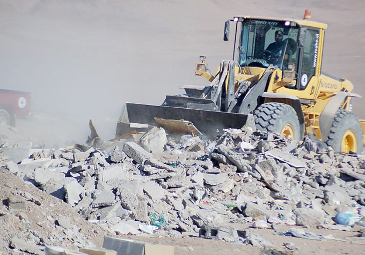 Residuos de construcción y demolición en la planta de Alhendín