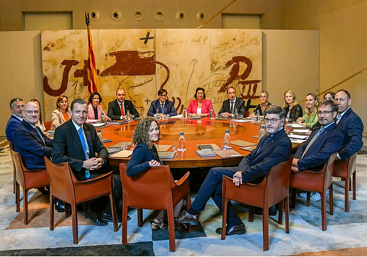 Primera reunión del nuego gobierno de Salvador Illa